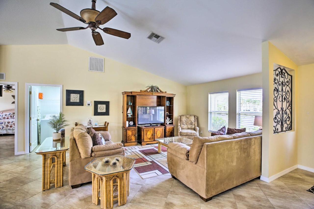 Cape Coral Canalfront Home With Pool And Dock Екстериор снимка