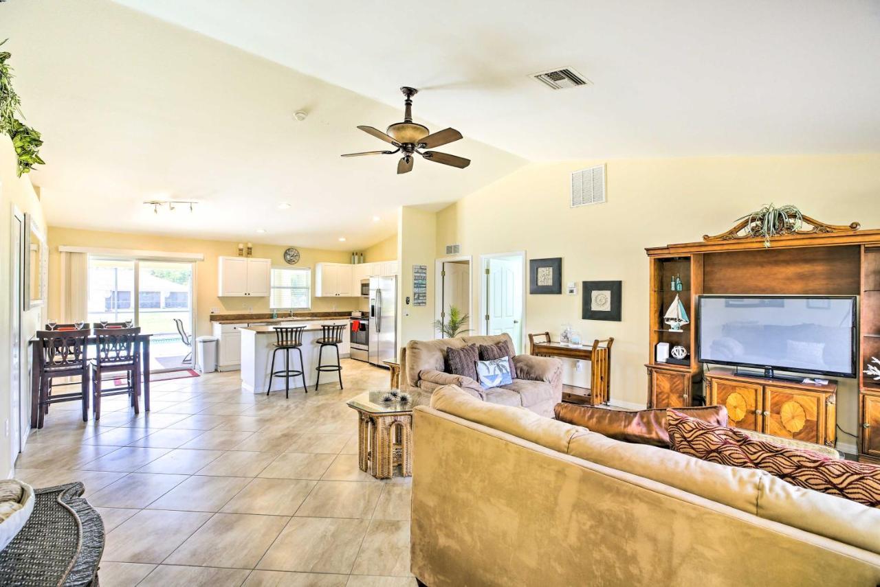 Cape Coral Canalfront Home With Pool And Dock Екстериор снимка
