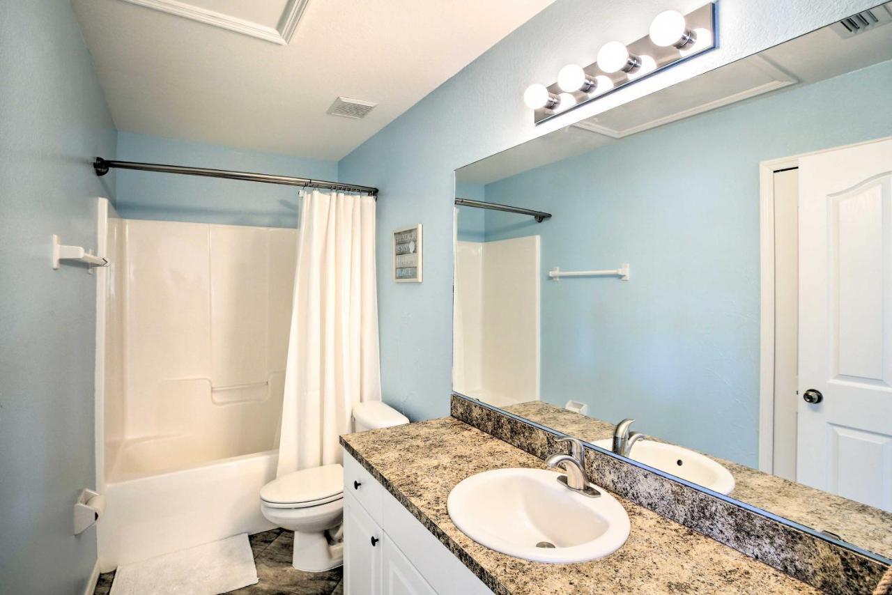 Cape Coral Canalfront Home With Pool And Dock Екстериор снимка
